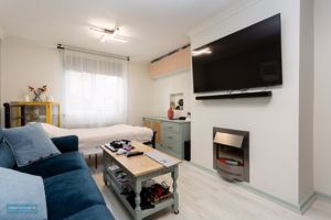 Sitting Room- click for photo gallery